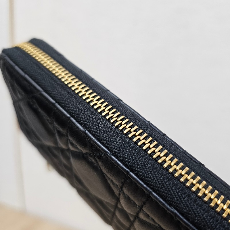 [實品超美☺️] Dior黑羊皮LadyDior金釦拉鏈中夾-10