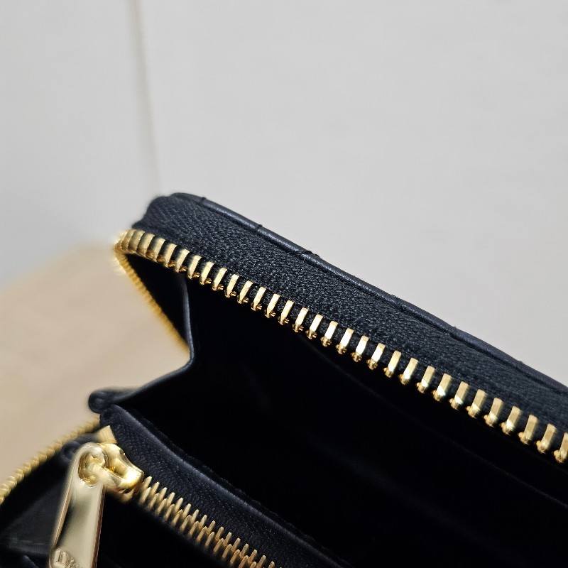 [實品超美☺️] Dior黑羊皮LadyDior金釦拉鏈中夾-20