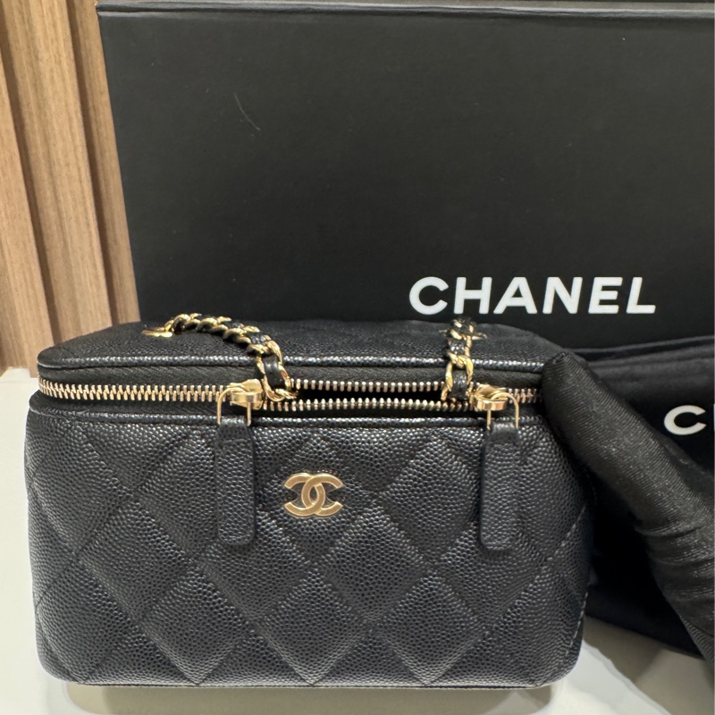 全新Chanel 長盒子荔枝牛皮 VANITY WITH CHAIN-1