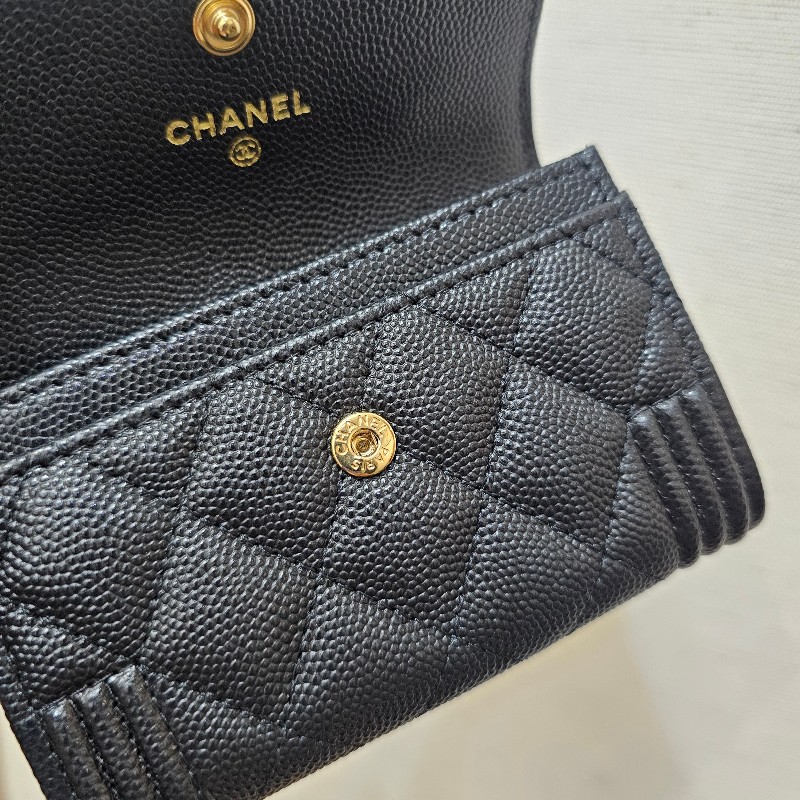 [夯夯品項😆] Chanel黑荔枝皮霧金釦Boy下蓋卡包-9