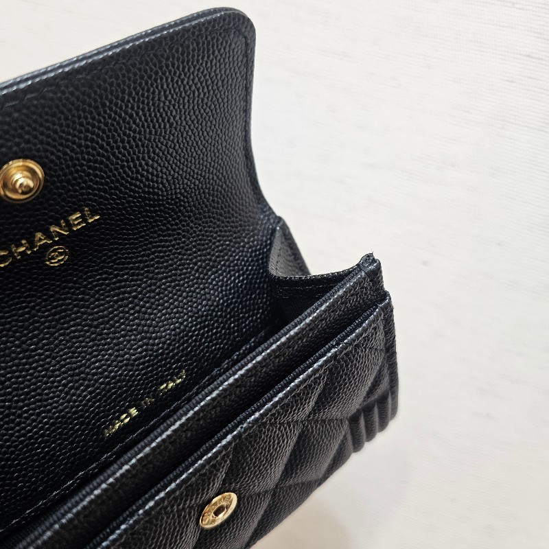 [夯夯品項😆] Chanel黑荔枝皮霧金釦Boy下蓋卡包-10
