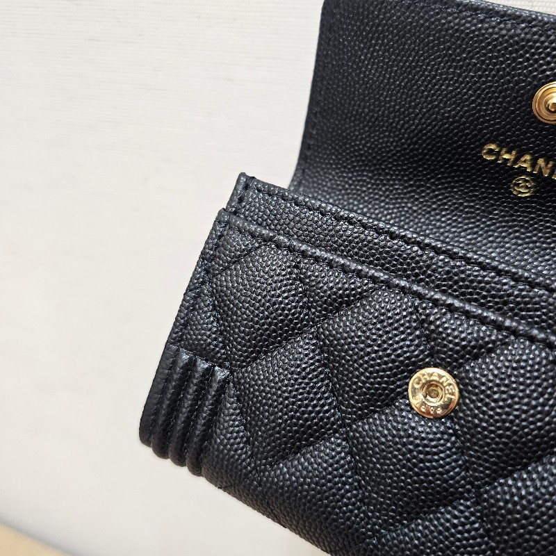 [夯夯品項😆] Chanel黑荔枝皮霧金釦Boy下蓋卡包-13