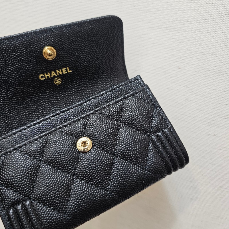 [夯夯品項😆] Chanel黑荔枝皮霧金釦Boy下蓋卡包-18