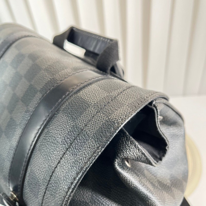 LV Christopher黑色棋盤格後背包-18