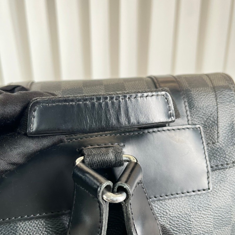 LV Christopher黑色棋盤格後背包-19