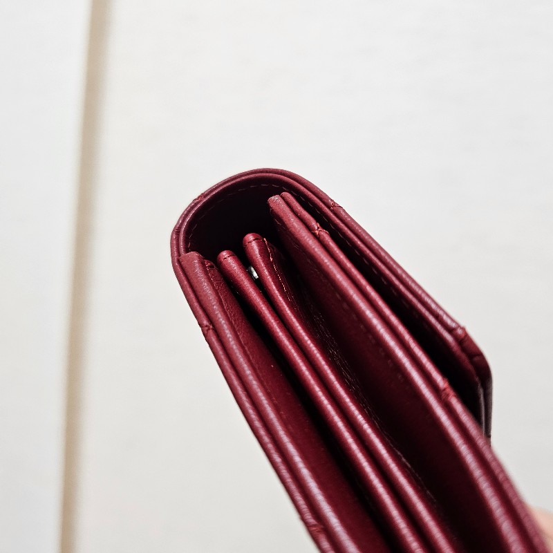 [超有品味款☺️實品超美] Chanel深紅羊皮菱格銀釦長夾-7