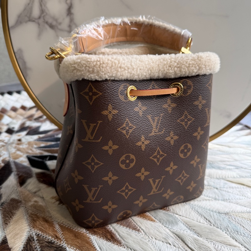 LVNe’oNe’o滑雪系列毛毛水桶包*手提/斜背款-2