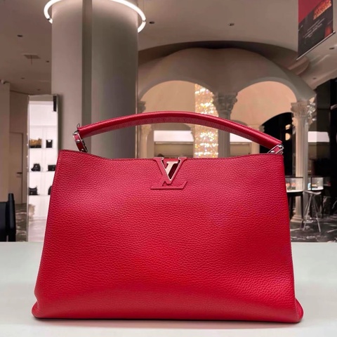 Louis Vuitton • Capucines 卡普辛紅色荔枝牛皮銀扣 大號