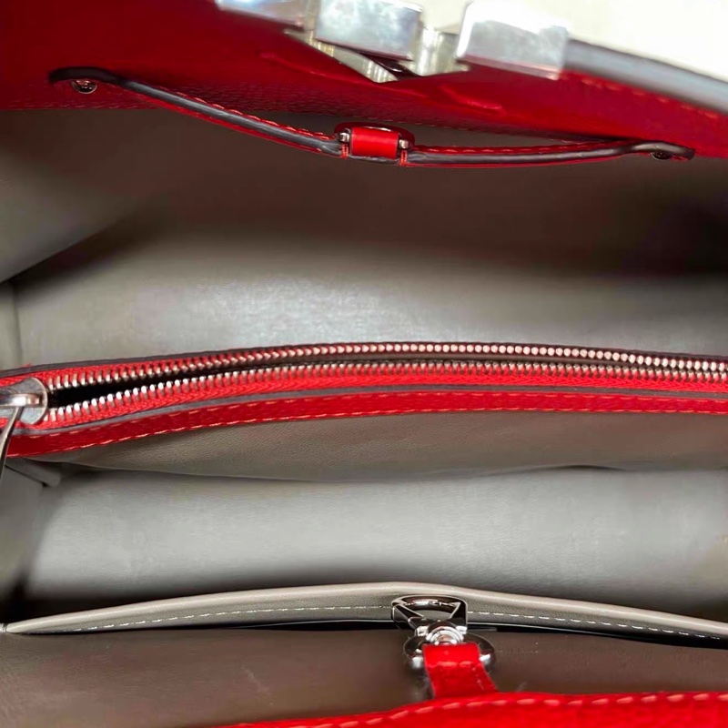 Louis Vuitton • Capucines 卡普辛紅色荔枝牛皮銀扣 大號-5