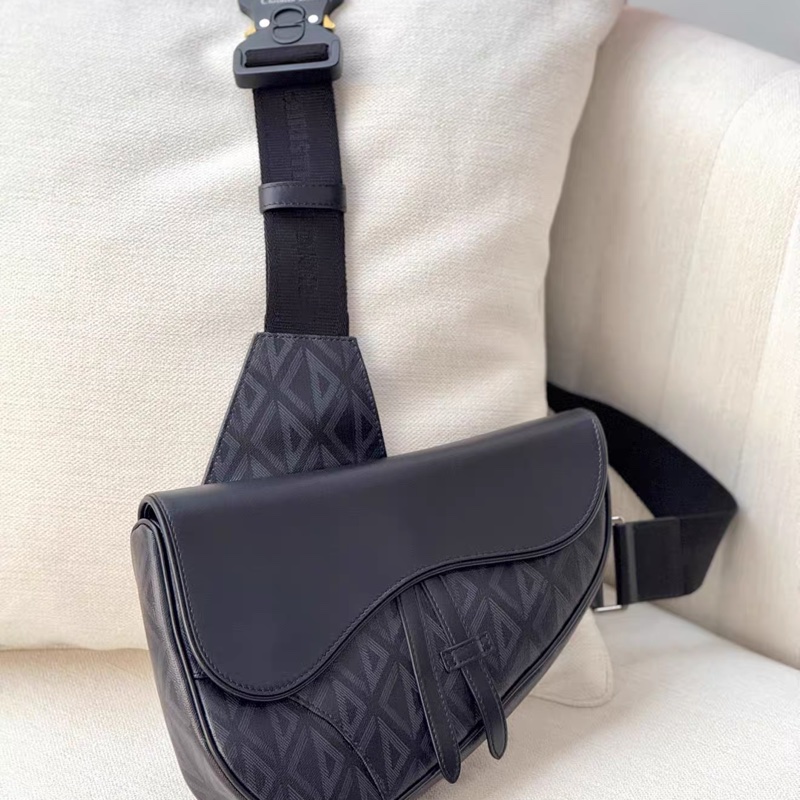 Dior • Saddle Diamond黑色幾何老花腰包-3
