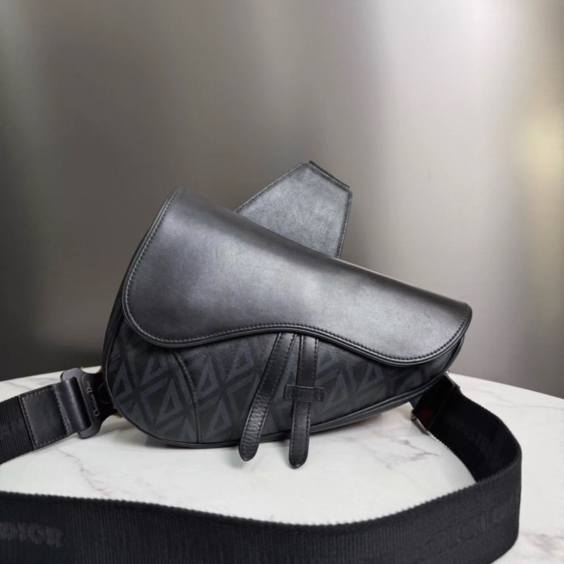 Dior • Saddle Diamond黑色幾何老花腰包-4