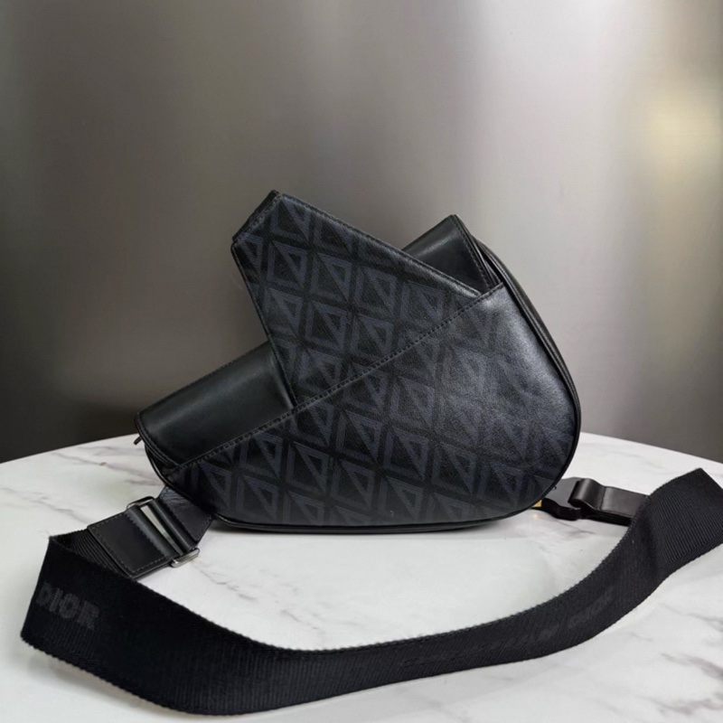 Dior • Saddle Diamond黑色幾何老花腰包-6