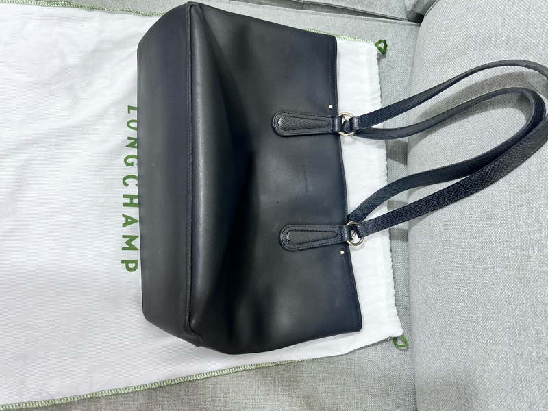 Longchamp 全牛皮黑托特包（有拉鍊）-1