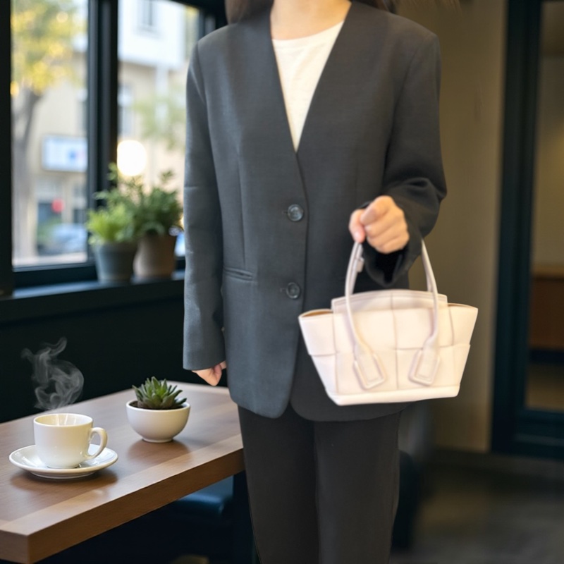 BV淡粉牛皮大編織手提斜背MiniArco29 600606-1