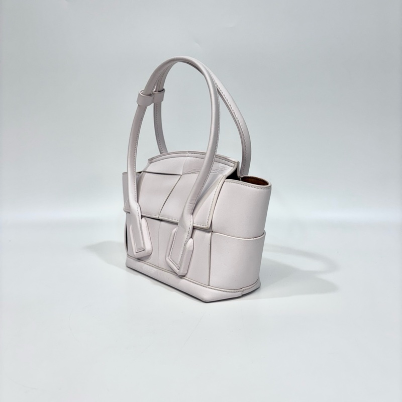 BV淡粉牛皮大編織手提斜背MiniArco29 600606-3