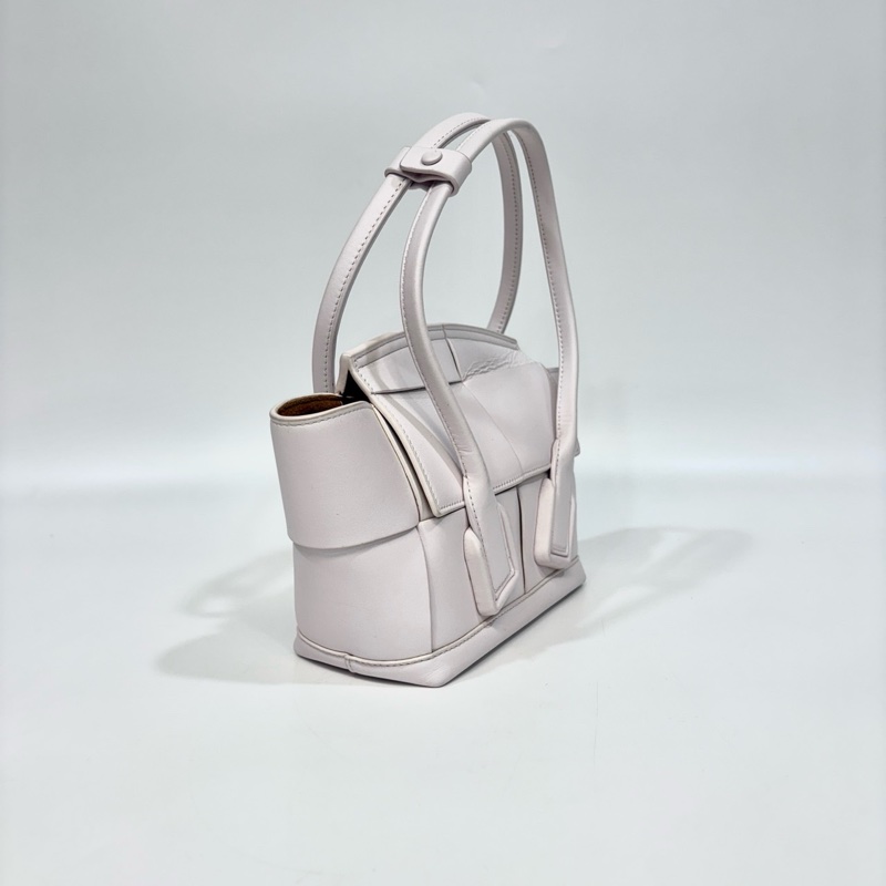 BV淡粉牛皮大編織手提斜背MiniArco29 600606-4