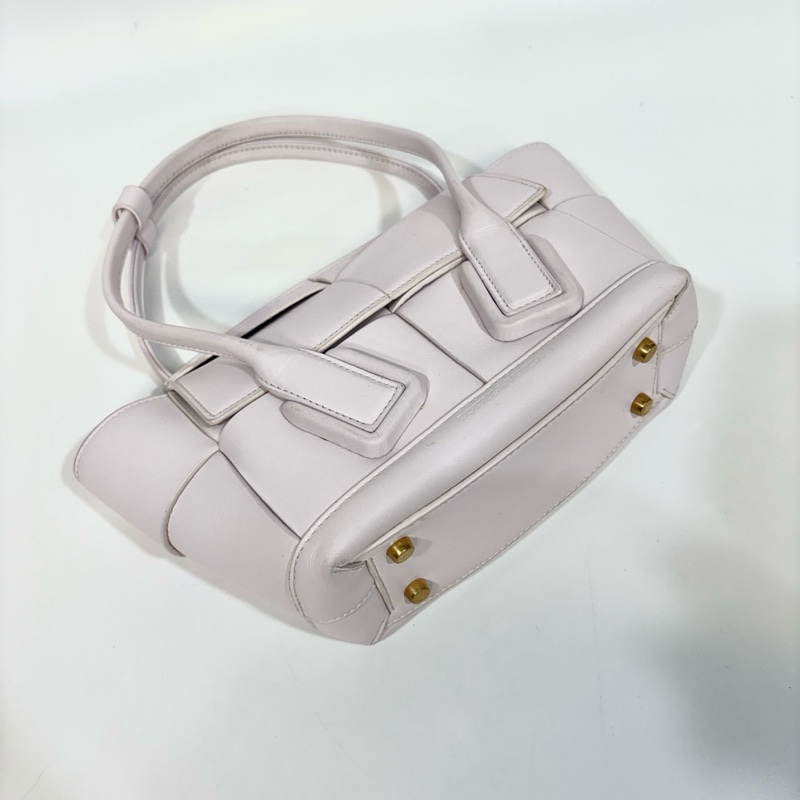 BV淡粉牛皮大編織手提斜背MiniArco29 600606-9