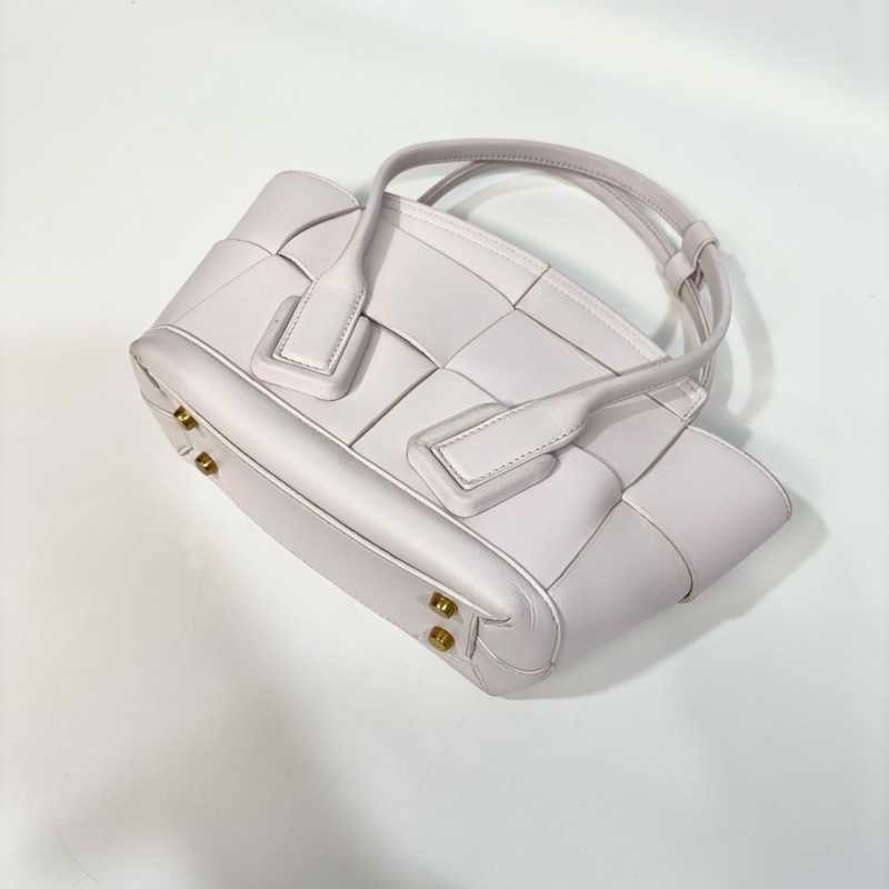 BV淡粉牛皮大編織手提斜背MiniArco29 600606-11