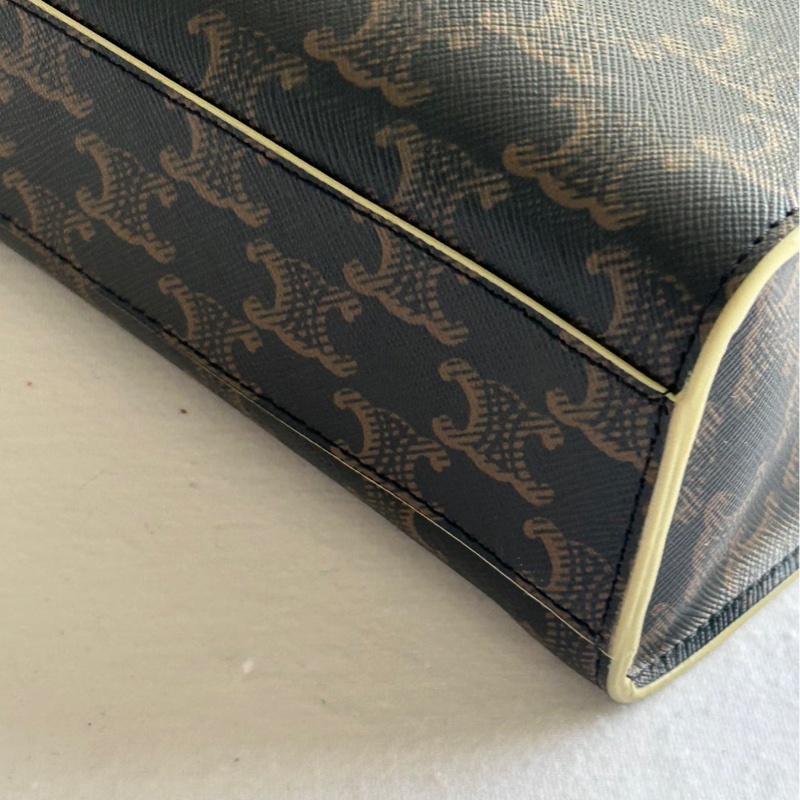 Celine賽琳托特包,黑牛皮,鐳射刻印,98新,成色相當優異,-3