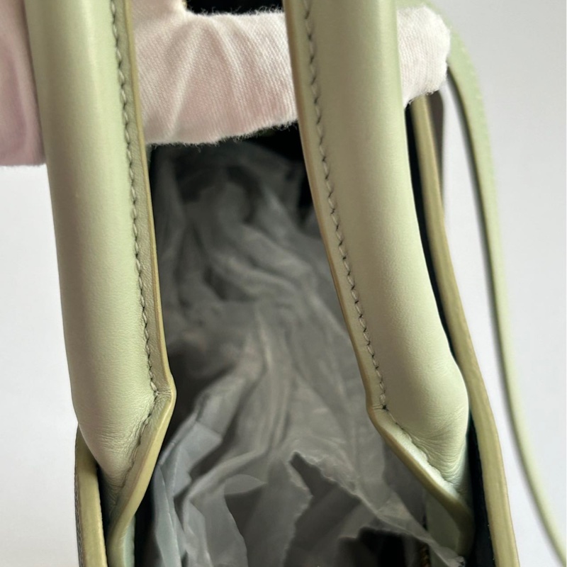 Celine賽琳托特包,黑牛皮,鐳射刻印,98新,成色相當優異,-6