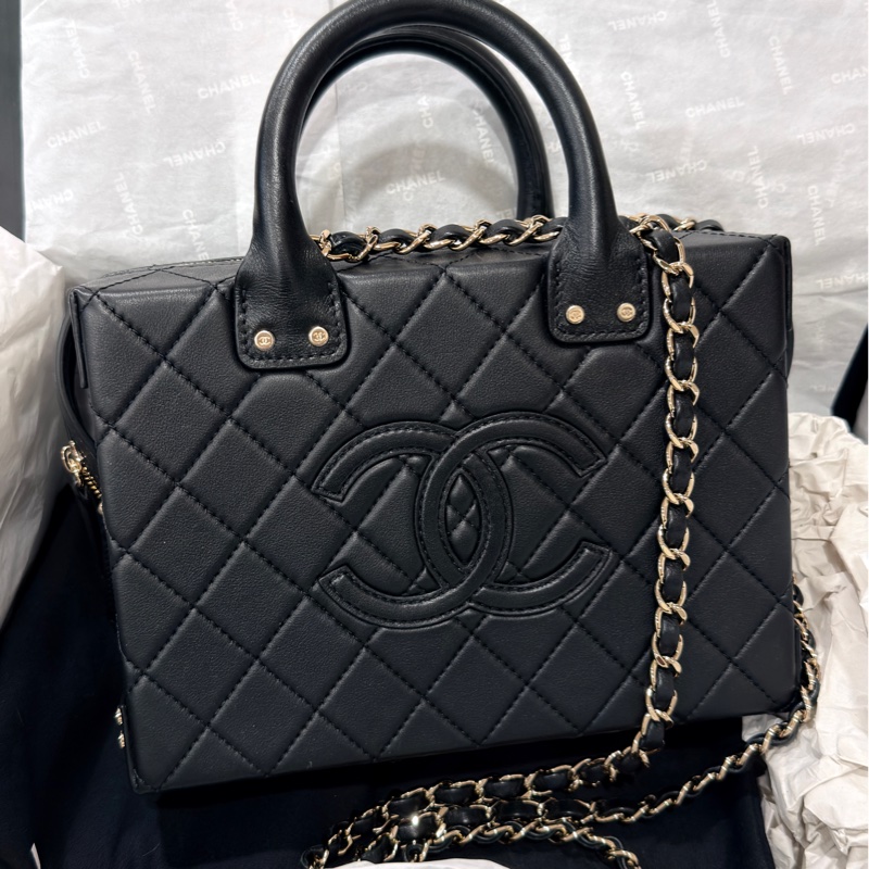 #全新芯片款 #專櫃絕版收藏 #20幾萬入手 香奈兒黑金盒子斜挎包22B季節款-6