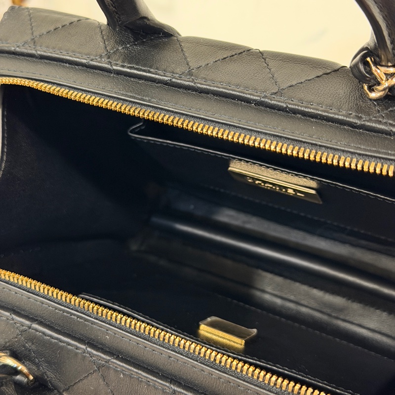 #全新芯片款 #專櫃絕版收藏 #20幾萬入手 香奈兒黑金盒子斜挎包22B季節款-20