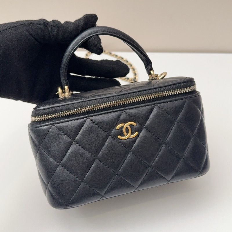 CHANEL晶片款 手柄長盒子 化妝盒 黑金菱格紋羊皮-1