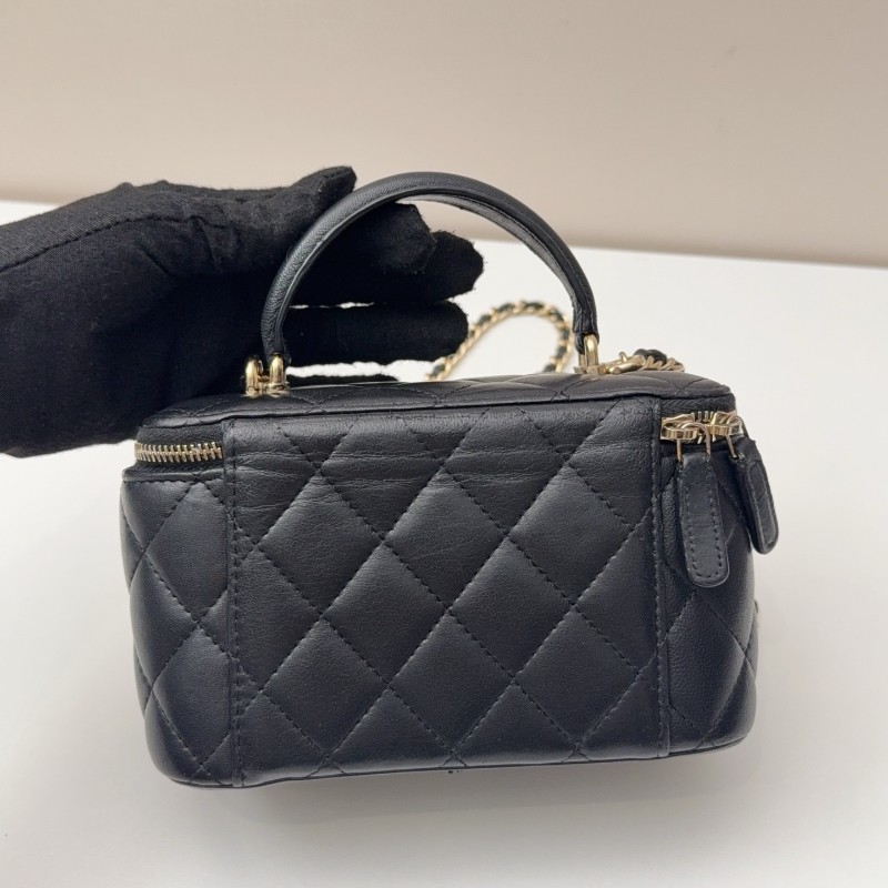 CHANEL晶片款 手柄長盒子 化妝盒 黑金菱格紋羊皮-2