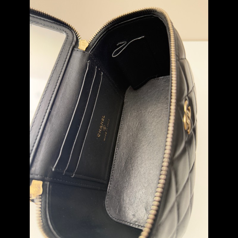 CHANEL晶片款 手柄長盒子 化妝盒 黑金菱格紋羊皮-6