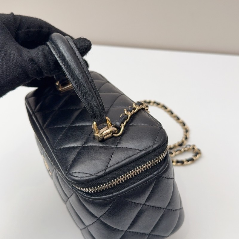 CHANEL晶片款 手柄長盒子 化妝盒 黑金菱格紋羊皮-21