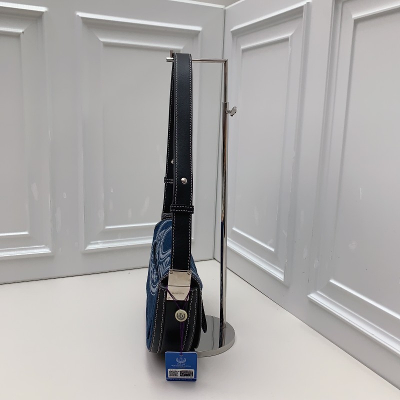 BURBERRY 新款丹寧牛仔布月亮包 半月肩背斜背兩用包 時裝秀款-3