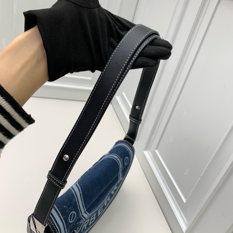 BURBERRY 新款丹寧牛仔布月亮包 半月肩背斜背兩用包 時裝秀款-5