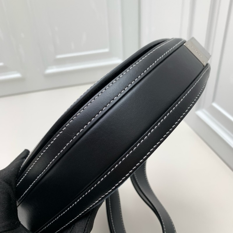 BURBERRY 新款丹寧牛仔布月亮包 半月肩背斜背兩用包 時裝秀款-6