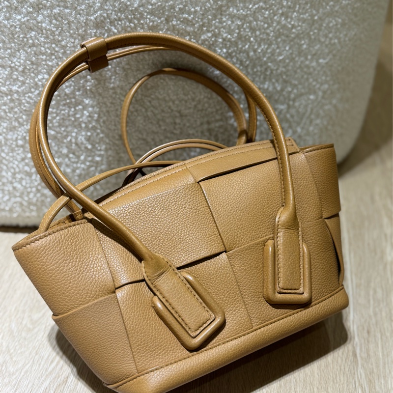 極新美品✨BV Arco編織手提包-1