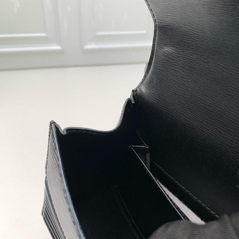 LV路易威登 經典中古水波紋黑色扇形兩用包 經典黑金配色 稀有款-16