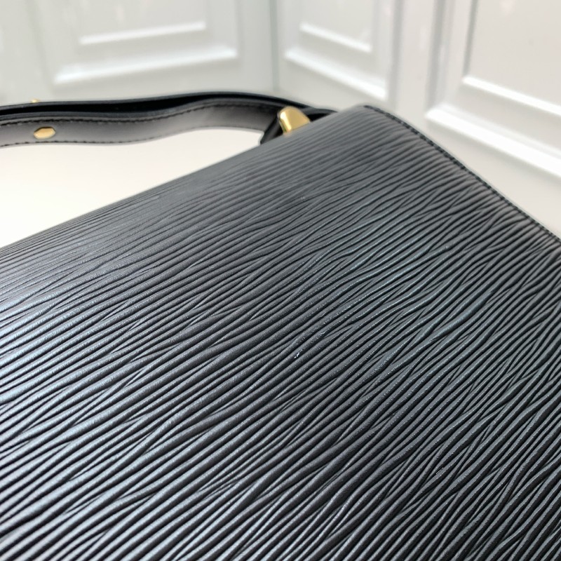 LV路易威登 經典中古水波紋黑色扇形兩用包 經典黑金配色 稀有款-18