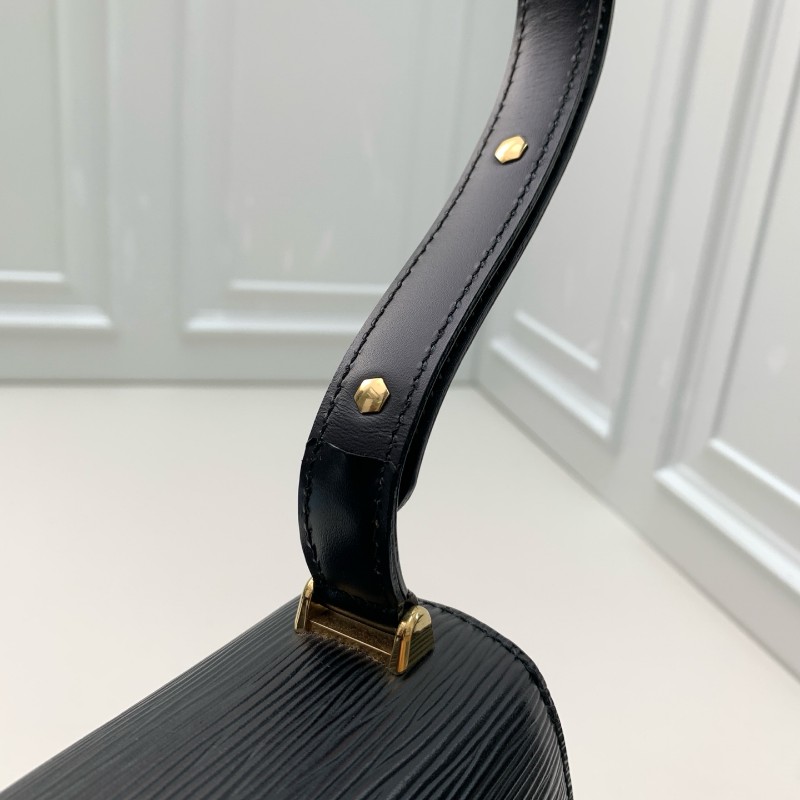 LV路易威登 經典中古水波紋黑色扇形兩用包 經典黑金配色 稀有款-19