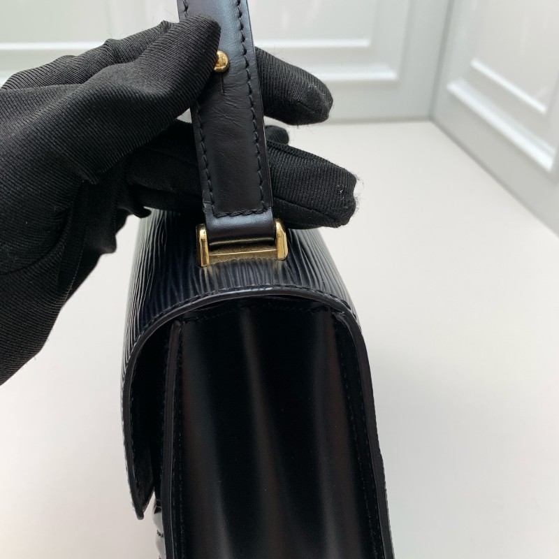 LV路易威登 經典中古水波紋黑色扇形兩用包 經典黑金配色 稀有款-25