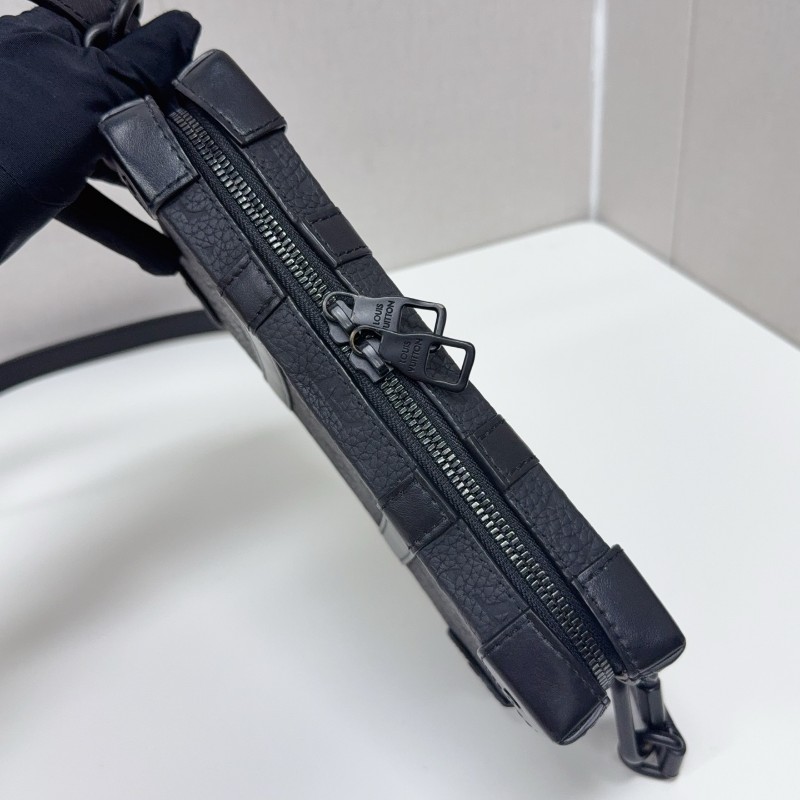 LV Soft Trunk Wallet黑武士全皮印花盒子包黑色牛皮壓紋 晶片-2