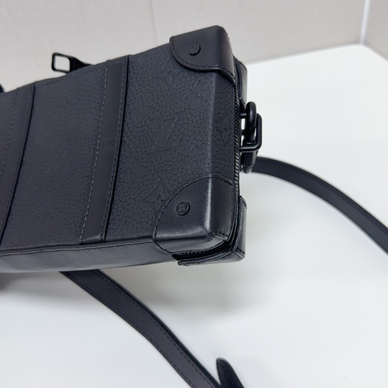 LV Soft Trunk Wallet黑武士全皮印花盒子包黑色牛皮壓紋 晶片-14