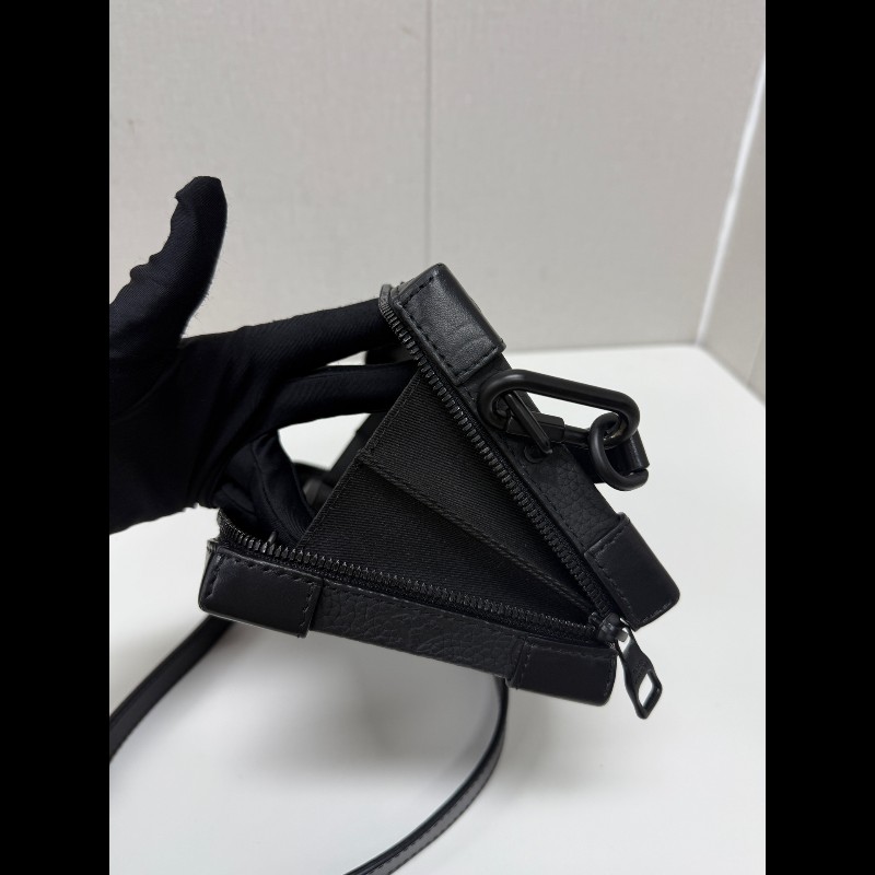 LV Soft Trunk Wallet黑武士全皮印花盒子包黑色牛皮壓紋 晶片-17