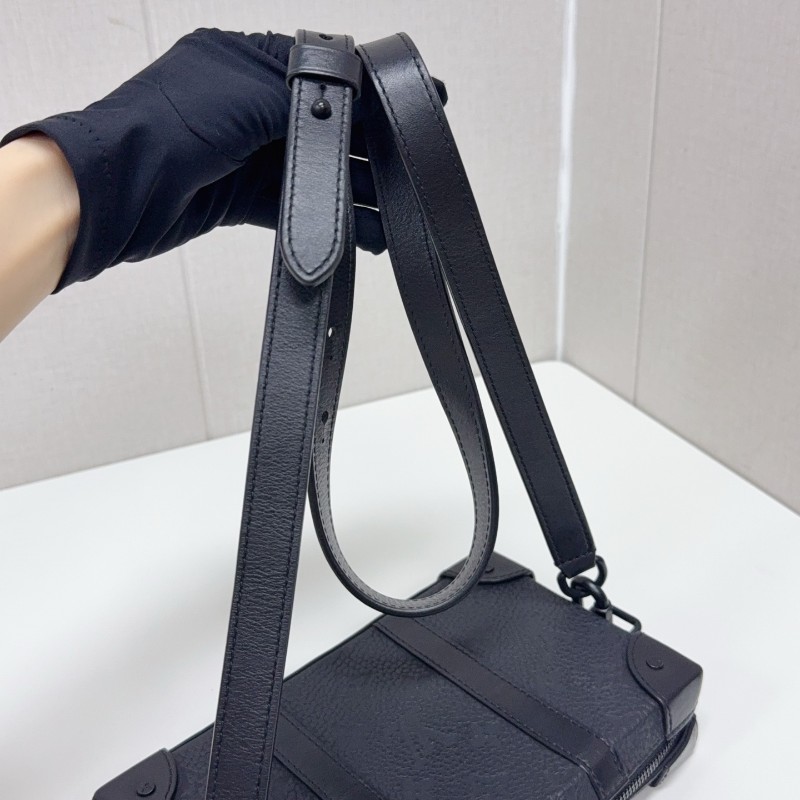 LV Soft Trunk Wallet黑武士全皮印花盒子包黑色牛皮壓紋 晶片-21