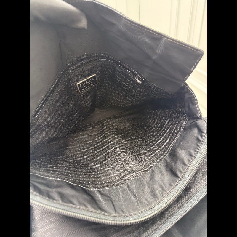 Prada 經典三角標黑銀機場鏈條包托特鏈條肩背包-8