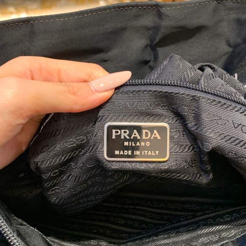 Prada 經典三角標黑銀機場鏈條包托特鏈條肩背包-9