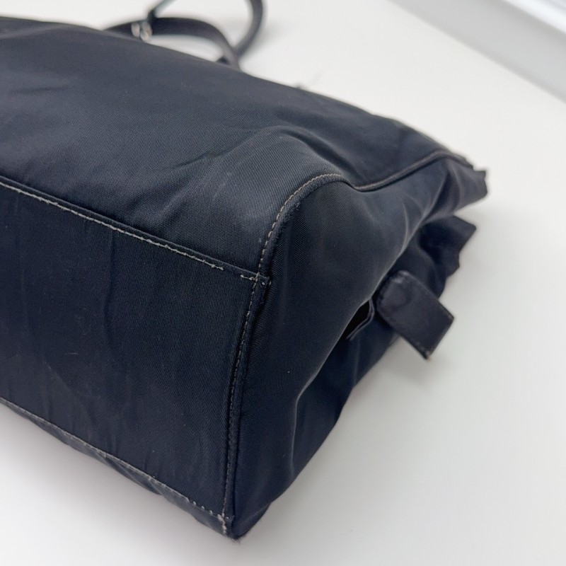 Prada 經典三角標黑銀機場鏈條包托特鏈條肩背包-12