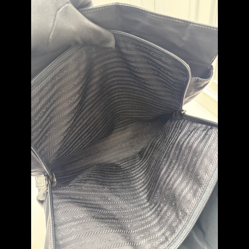 Prada 經典三角標黑銀機場鏈條包托特鏈條肩背包-22