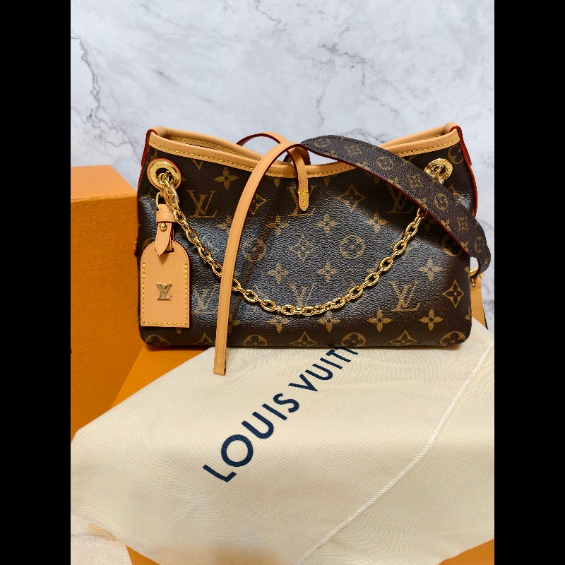 Louis Vuitton CarryAIIBB 缺貨爆款 側背
包肩背包斜背包-1