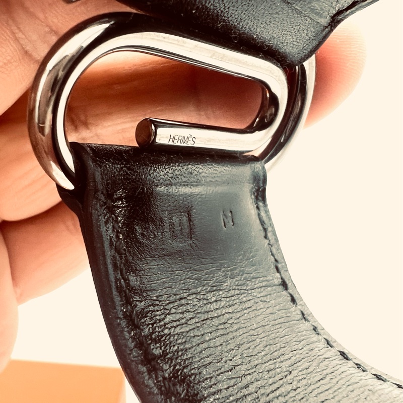愛馬仕真皮黑色皮質冷色銀圈髮束或披肩束環。-11