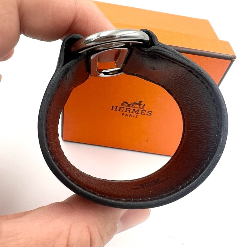 愛馬仕真皮黑色皮質冷色銀圈髮束或披肩束環。-17