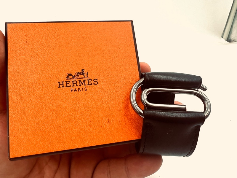 愛馬仕真皮黑色皮質冷色銀圈髮束或披肩束環。-25